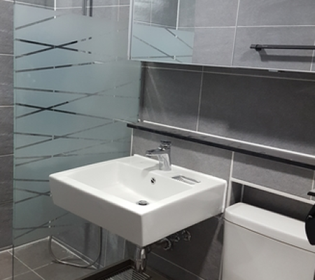 수원 매탄위브하늘체 아파트 욕실 인테리어 - 현대적 아름다움으로 화려한 변신!